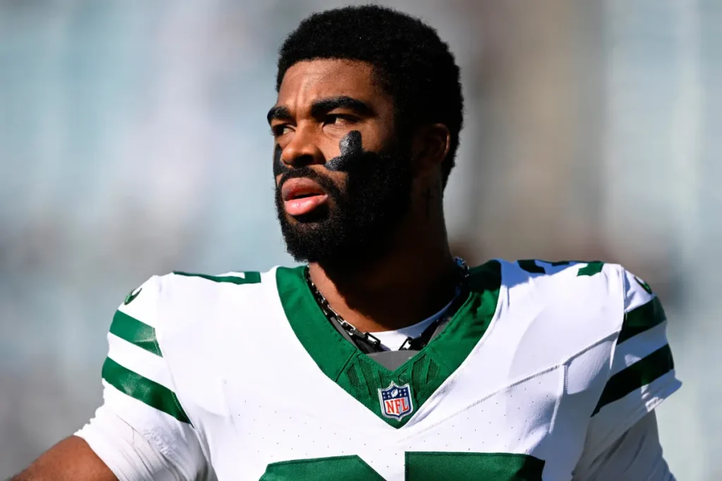 Qwan’tez Stiggers of the Jets is showing progress after a concerning collapse during practice and is currently in the concussion protocol.