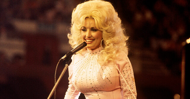 See: Dolly Parton Shares Story of Drawing Gun from Purse to Deter Attacker in New York City