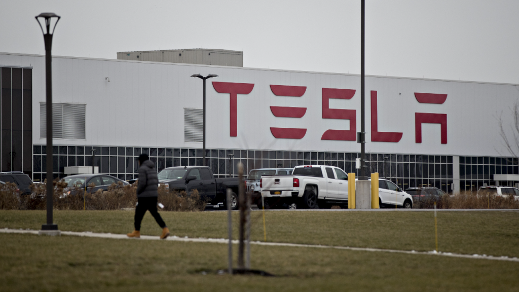Tesla plans significant investment in Texas with a $10.1 billion solar panel factory