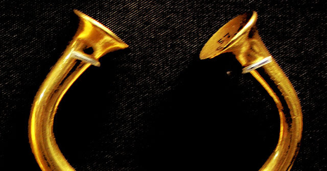 Treasure Seekers in Britain Strike It Rich, Discover Gold After Years of Setbacks