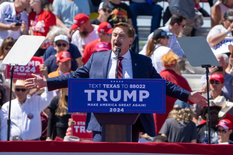 Trump encourages Minnesotans to support the ‘Pillow Man’ before the gubernatorial primary election