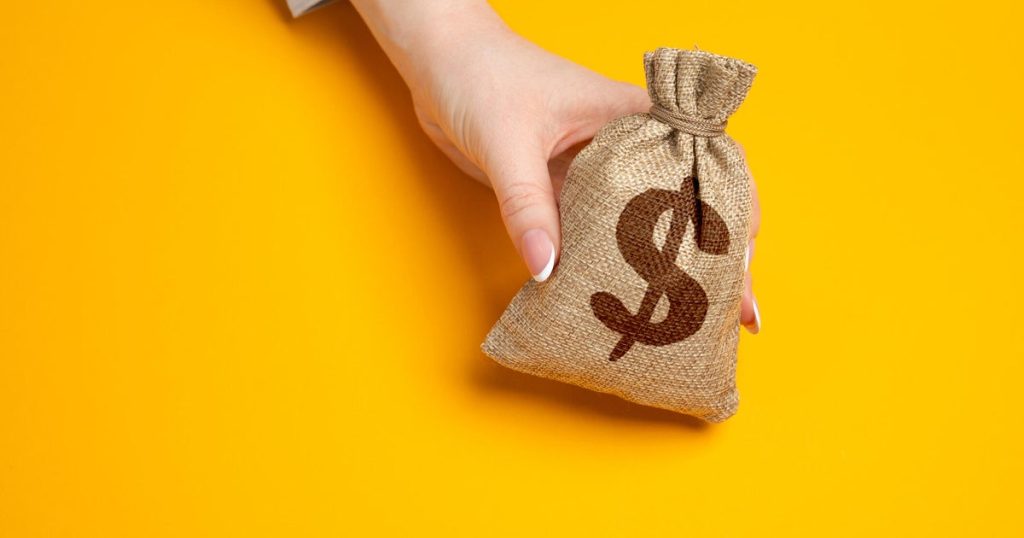 What interest can you earn from a $10,000 9-month CD at this time?
