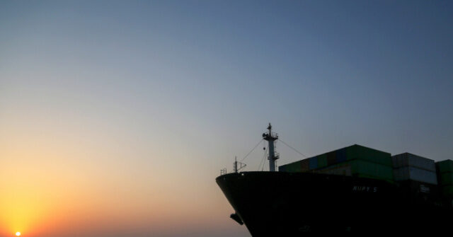 1B Passes Through Hormuz, ‘Strong Blockade’ Keeps Iran at 0