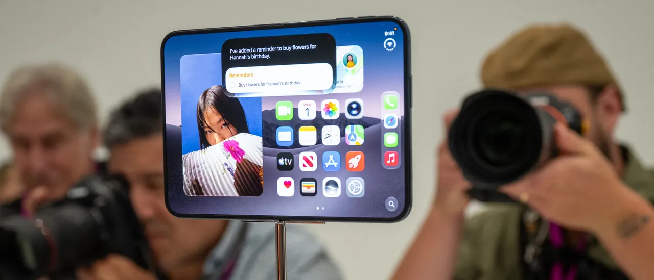 Apple Transforms Siri AI Into a Search Tool for Your Most Personal Information