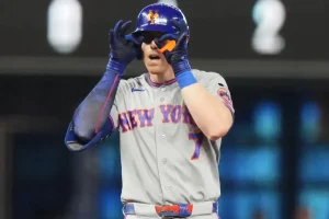 Brett Baty escapes a serious knee injury concern but remains on the bench in the Mets' defeat.