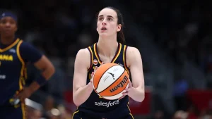 Caitlin Clark comes back following FIBA championship while Kelsey Mitchell breaks WNBA scoring record in Fever win over Tempo