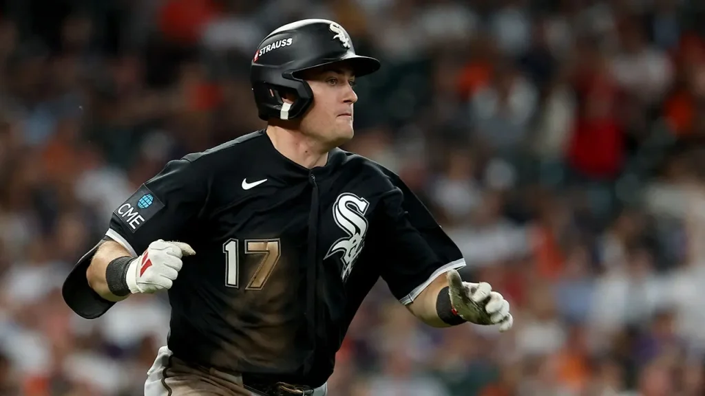 Chicago White Sox surprise Houston Astros to gain 1-0 advantage in American League Wild Card Series