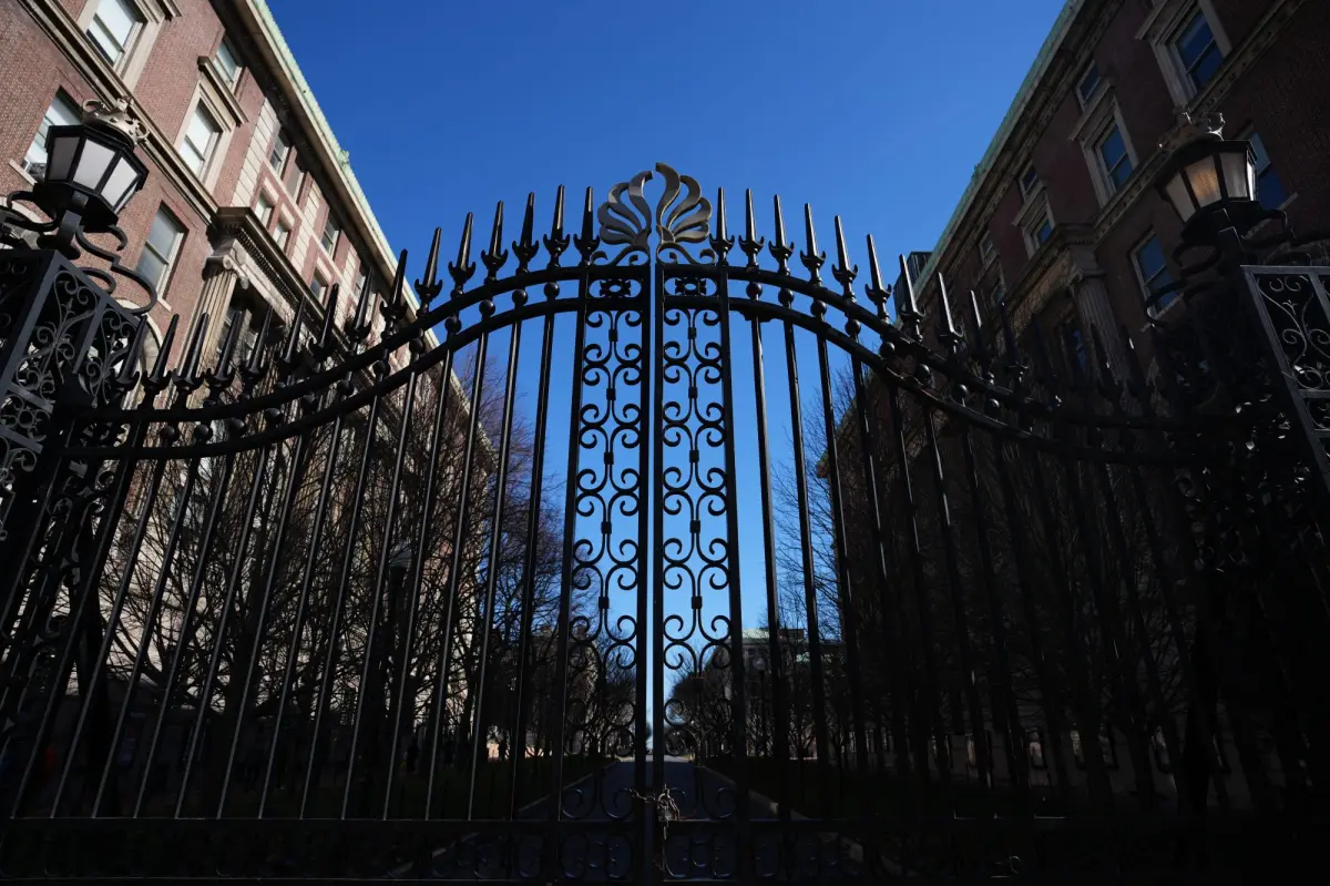 Columbia University prevents elderly residents from entering to keep troublemakers away