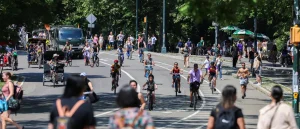Cyclists Criticize Those Attempting to Help Father Injured by Bicycle in Central Park