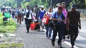 DHS alerts about a new group of migrants traveling towards the US border