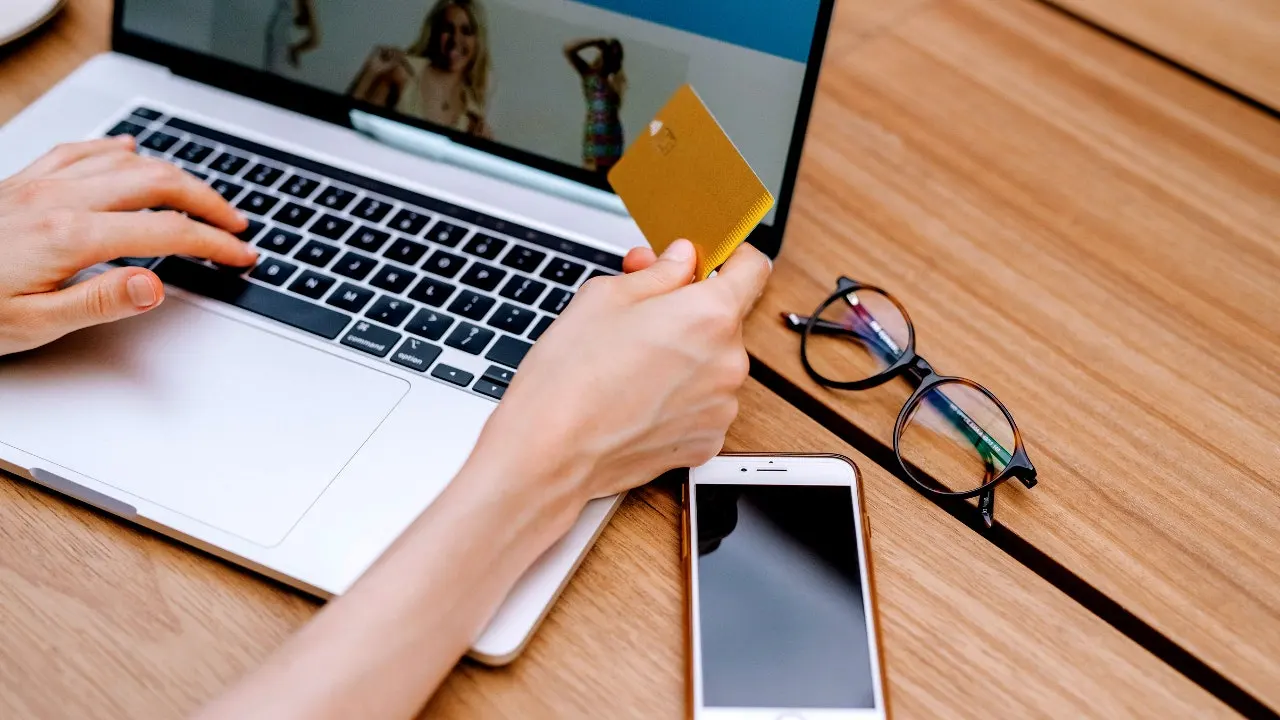 DoppelCart counterfeit stores take your credit card information and banking codes