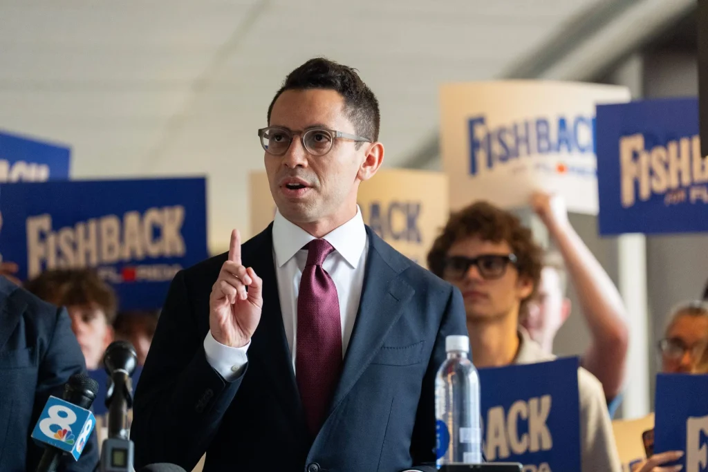 Florida governor candidate Fischback taken out of Miami-Dade meeting