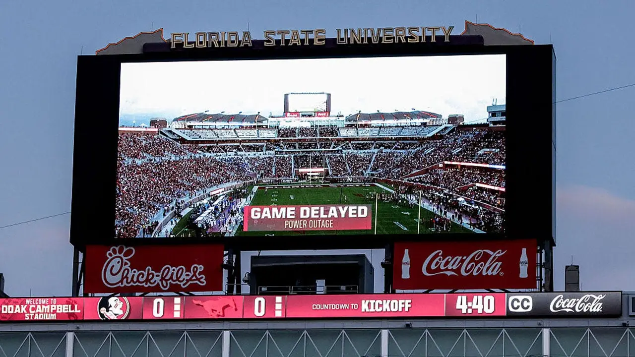 FSU-SMU game becomes traditional football after stadium blackout disrupts communication