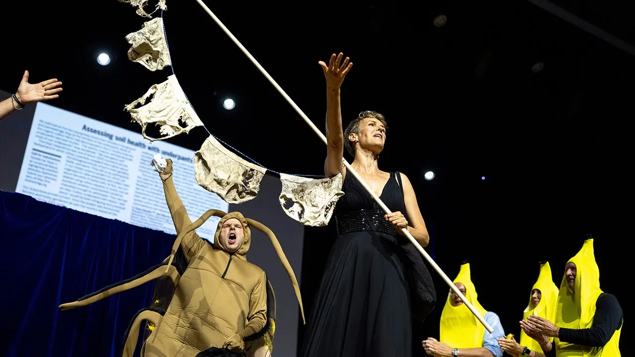 Ig Nobel Prize recognizes research on cockroach milk, kissing, and underwear