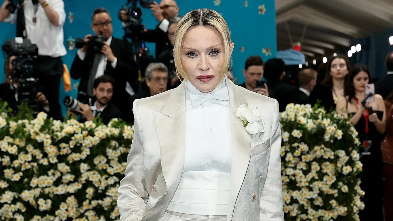 Madonna dominates the MTV VMAs following her opening act