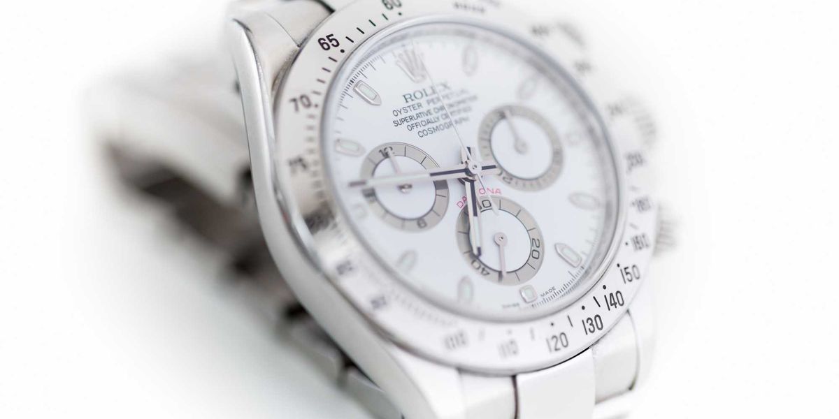 Man in Florida meets woman at club, later feels 'off,' and then his nearly $100,000 Rolex disappears. Police investigating similar incidents.