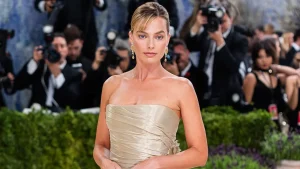 Margot Robbie shoots 'Ocean's Eleven' prequel in Saint-Tropez alongside Bradley Cooper