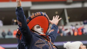 Mariachi group's national anthem at Bears vs. Eagles game sparks discussion on racism and response from US Senator