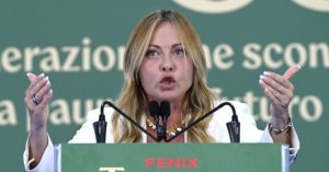 Meloni Plans to Prohibit Burqas in Schools and Restrict Migrant Numbers in Classrooms