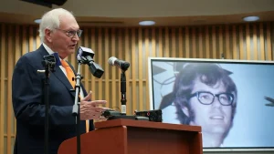 'Mystery Traveler' recognized as Dr. Betkouski could be linked to Tylenol killings
