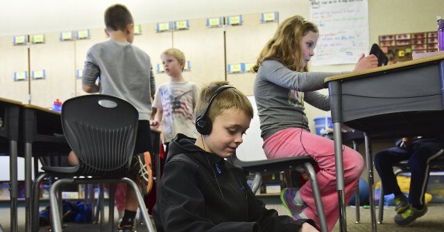 New York City Schools Prohibits Student Use of AI Until 8th Grade, Reduces Screentime in Classrooms