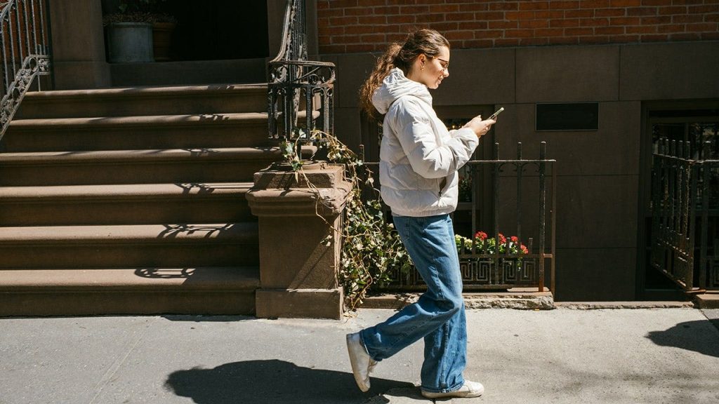 NewTree Social app converts screen time into real-life community gatherings
