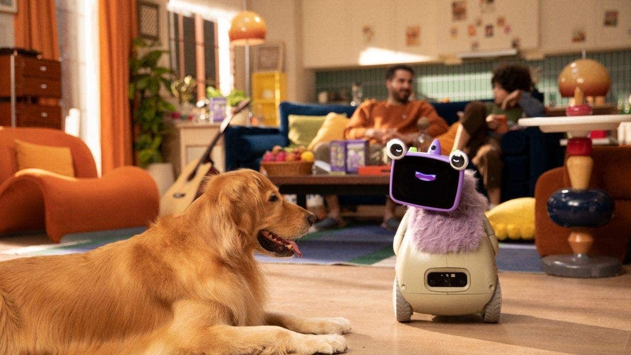 OlloNi SS1 AI robot pet keeps family memories in a detachable module