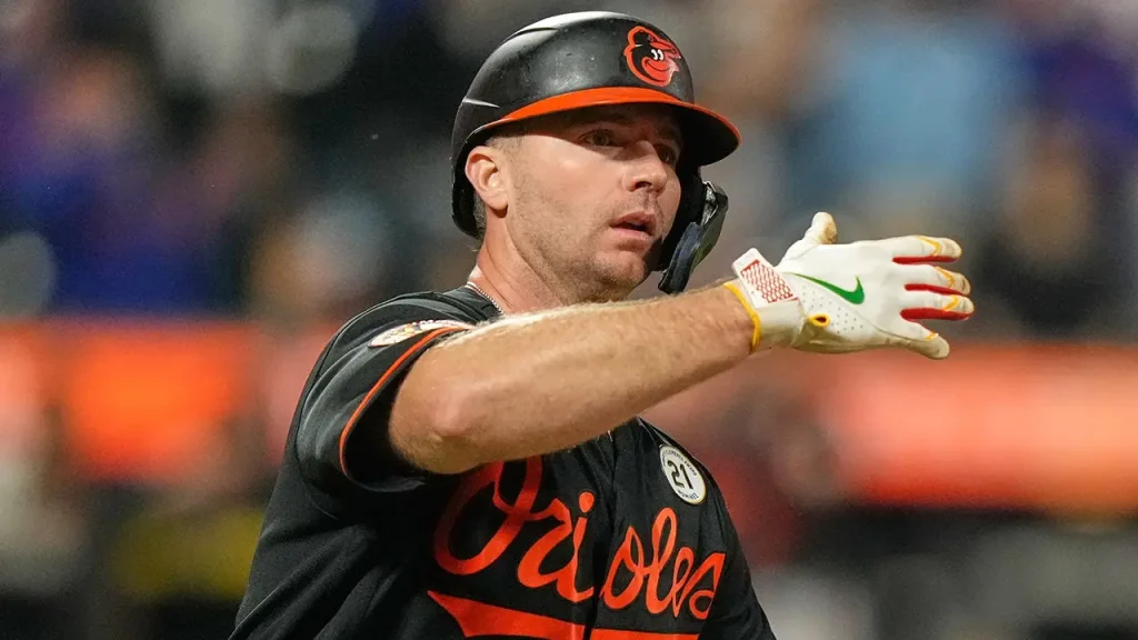 Pete Alonso stuns the Mets with a game-tying home run while the pitcher complains about fans asking for a curtain call.