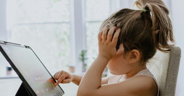 Peter Schweizer: 'Children Are Becoming Less Intelligent' in the Era of AI -- Discipline Is the Answer, Not Money and Devices