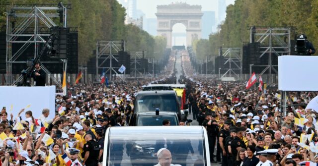Pope Leo Celebrates Mass for 800,000 at Location of French Revolution Guillotine Violence