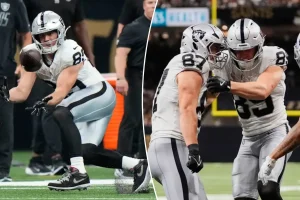 Raiders tight end Brock Bowers receives a distinguished award