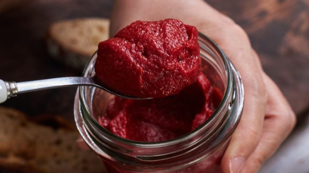 Researchers Had Participants Consume Tomato Paste for Three Months. Their Brain Scans Appeared Different.