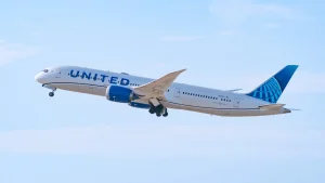 Rising jet fuel costs lead airlines to change their flight timetables