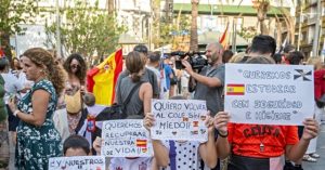See: Residents of Ceuta Create Human Chain to Oppose New Migrant Center