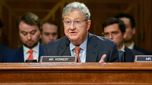 Sen Kennedy suggests prohibiting the naming of buildings after current public officials