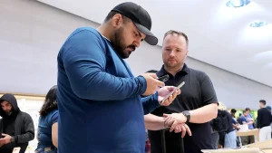 Settlement for eligible iPhone owners to claim from Apple Siri AI issue
