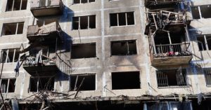 Seven or more killed as Russia and Ukraine exchange air strikes