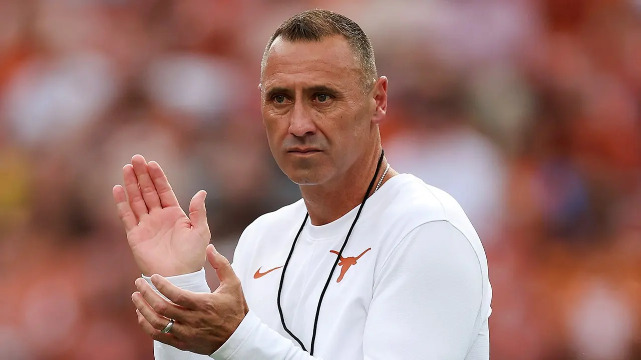 Steve Sarkisian's first interview with Holly Rowe goes smoothly following a viral postgame event