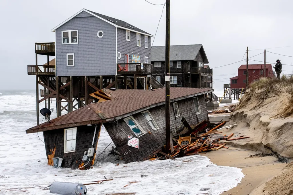 Strong nor'easter puts at risk fragile coastal homes in North Carolina's Outer Banks
