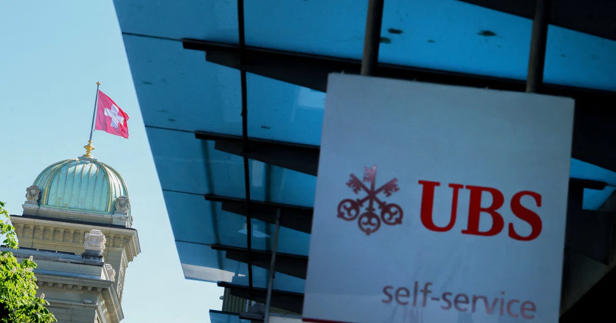 Swiss minister indicates that UBS relocating would incur higher costs.