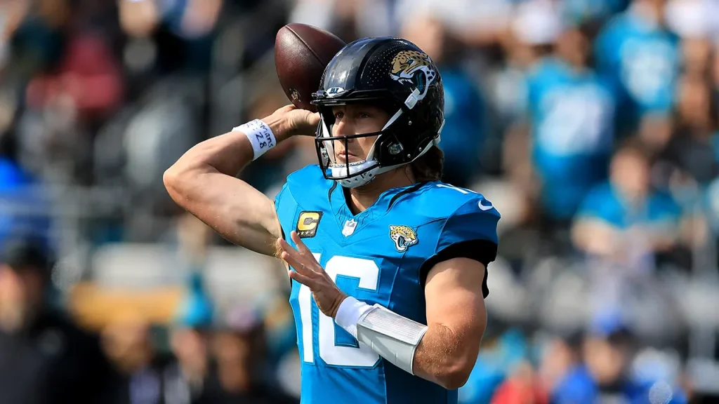 Trevor Lawrence's fantasy owners are frustrated after a puzzling choice in the fourth quarter of a lopsided game.