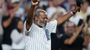 Trumpeter Dr. Jesse McGuire sings national anthem following instrument issues in memorable MLB moment