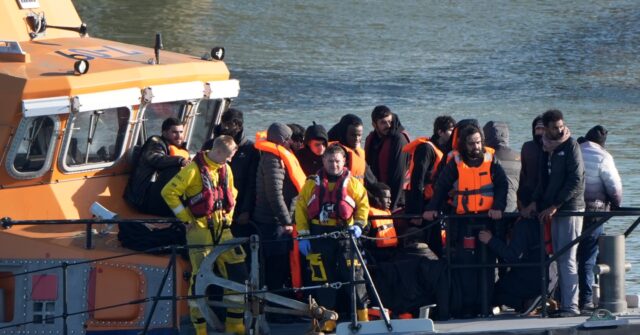 Unannounced Protests Disrupted Entrance for Boat Migrants in Portsmouth