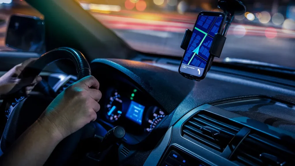A late-night experience of an Uber passenger emphasizes safety advice for ride-hailing.