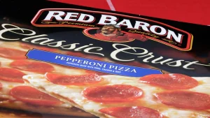 A pizza delivery worker’s heartbreaking response to a cruel prank inspires $680K in donations