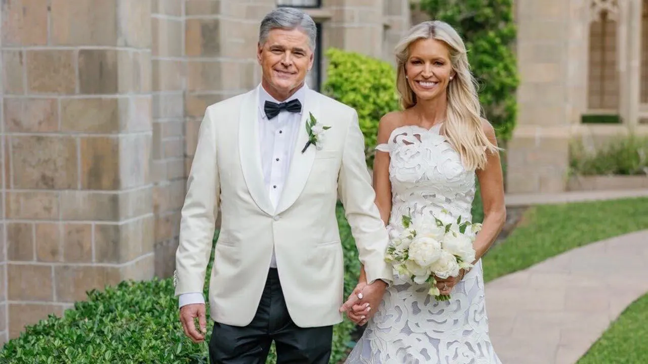 Ainsley Earhardt and Sean Hannity tie the knot at the same church where they got engaged.