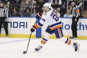 Alexander Romanov leaves game after sustaining an apparent injury