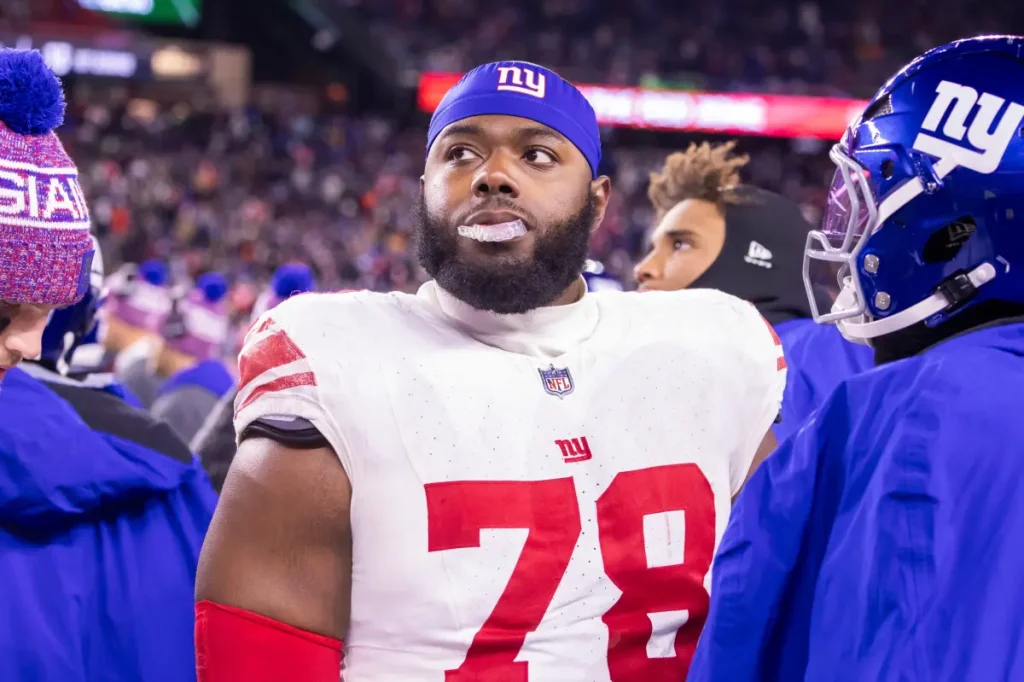 Andrew Thomas sidelined by Giants after passing concussion protocol