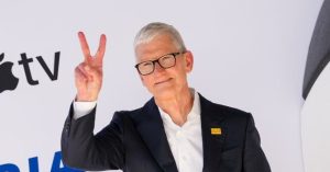 Apple News Suppressed Reports on DNC's Financial Issues Before Midterm Elections