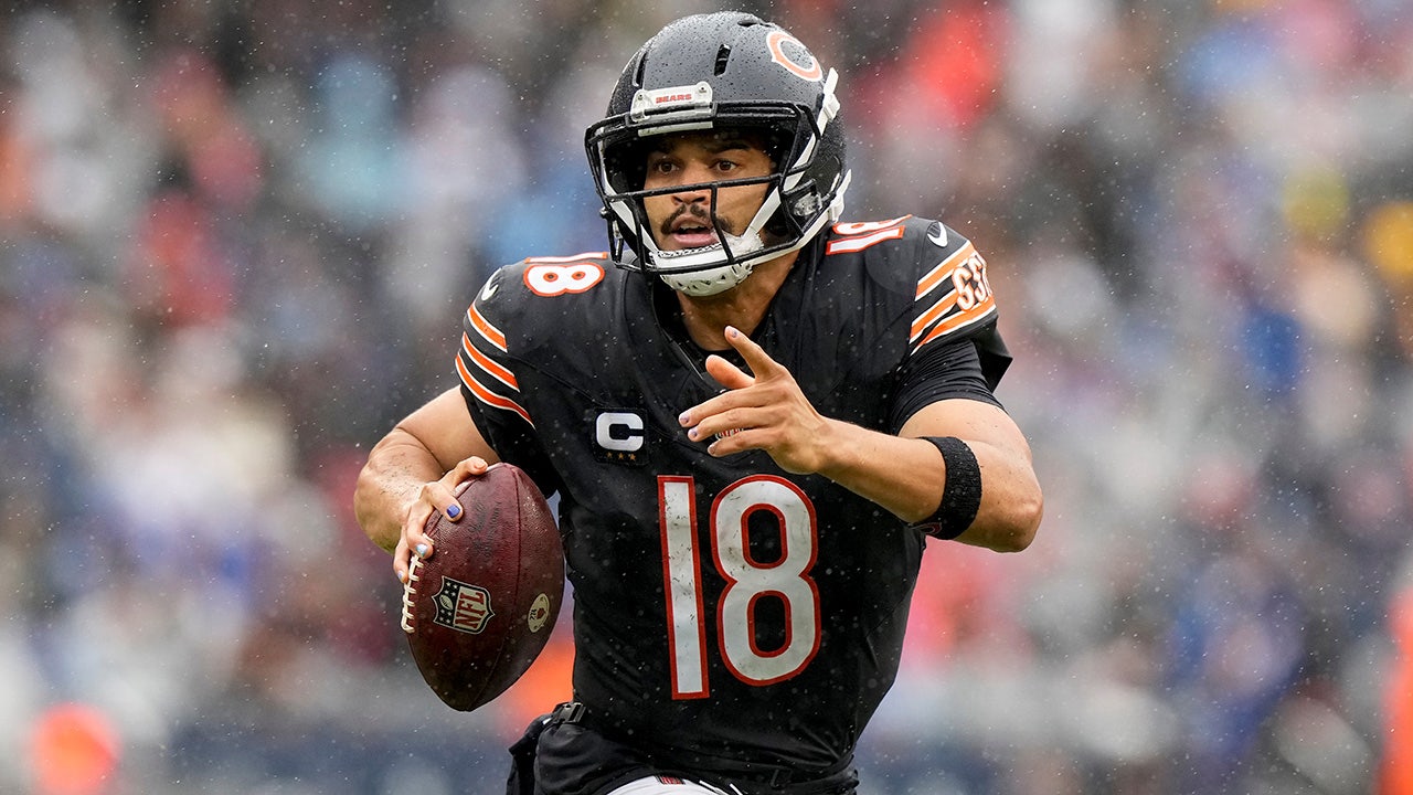 Bears quarterback Caleb Williams addresses reporters about his hamstring injury: 'It's not worth discussing'
